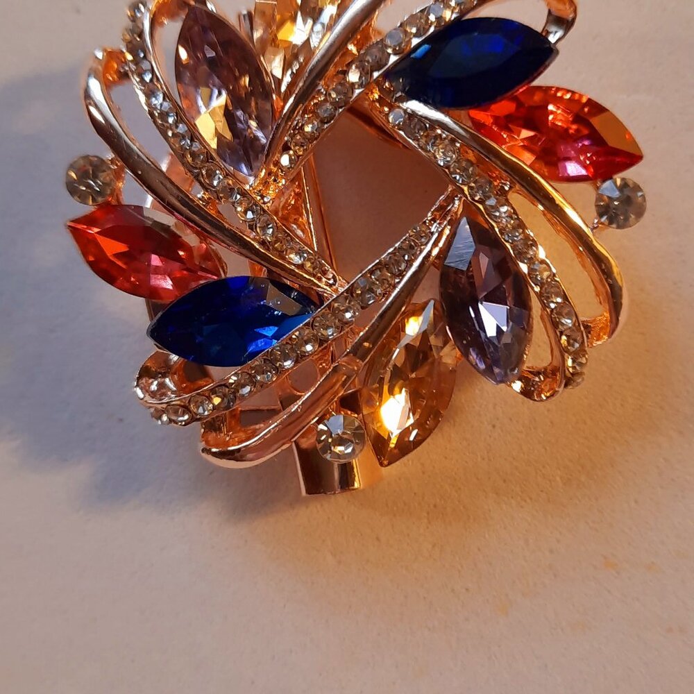 Brand New Exceptionally Gorgeous Colorful Brooch
